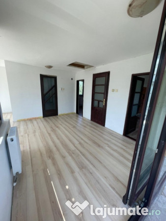 Casa 4 camere P+1E zona 3 Insule