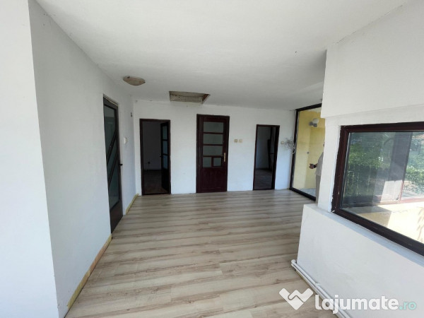 Casa 4 camere P+1E zona 3 Insule