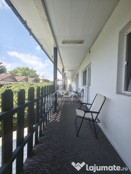 Casa de vacanta langa Beach Please 17 camere si un aparta...