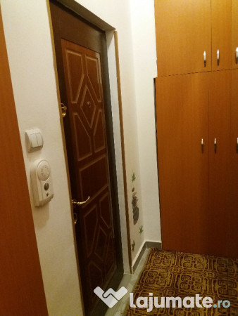 La 9 minute de Universitate, inchiriez garsoniera dubla 