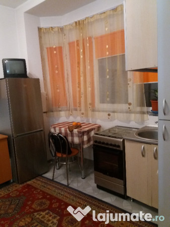 La 9 minute de Universitate, inchiriez garsoniera dubla 