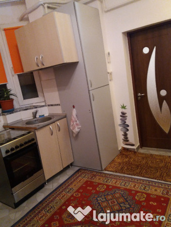 La 9 minute de Universitate, inchiriez garsoniera dubla 