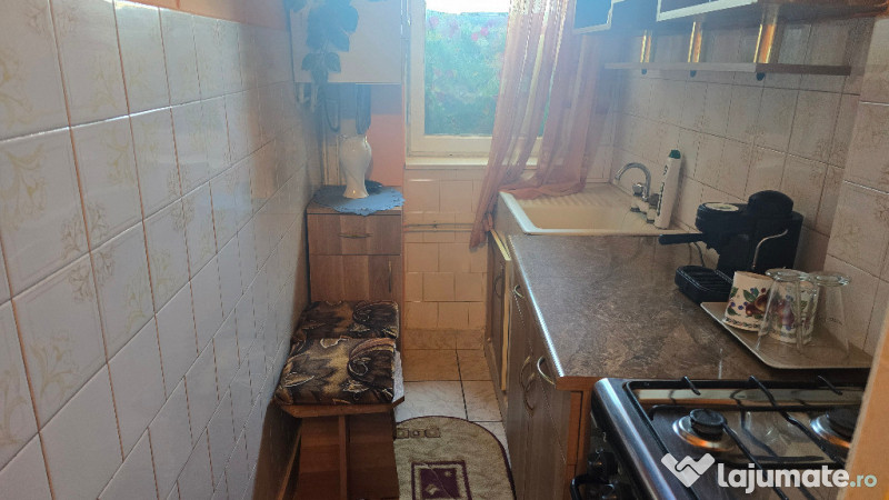 Vand apartament cu 2 camere in Deva, zona Dacia, etaj 2, mobilat, 