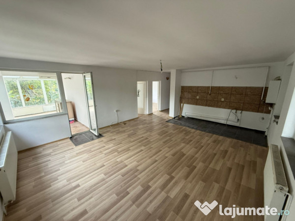 Apartament 3 camere, in casa tip vilă, cu terasă extinsă,