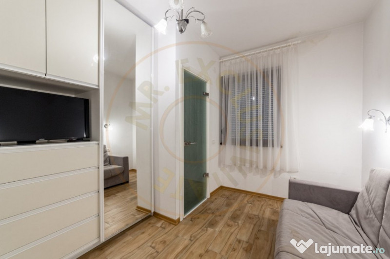 Vila zona Expo Parc - 2 apartamente, curte comuna 