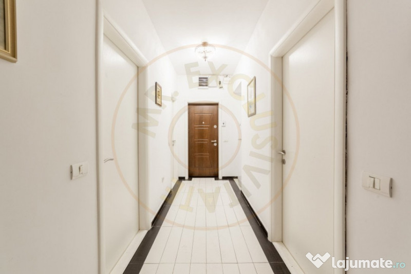 Vila zona Expo Parc - 2 apartamente, curte comuna 