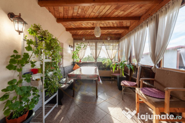 Casa cu teren generos si gradina spectaculoasa – Comuna Cu