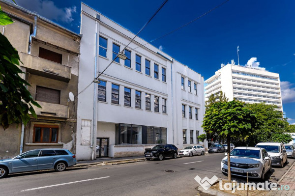 Clădire ultracentrală de vânzare Bulevardul Decebal Co... 