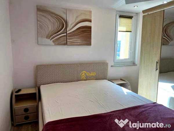 Apartament cu 3 camere in zona Podu Ros 