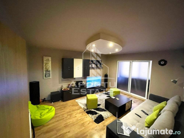 Apartament cu 3 camere, decomandat,2 bai, renovat,central... 