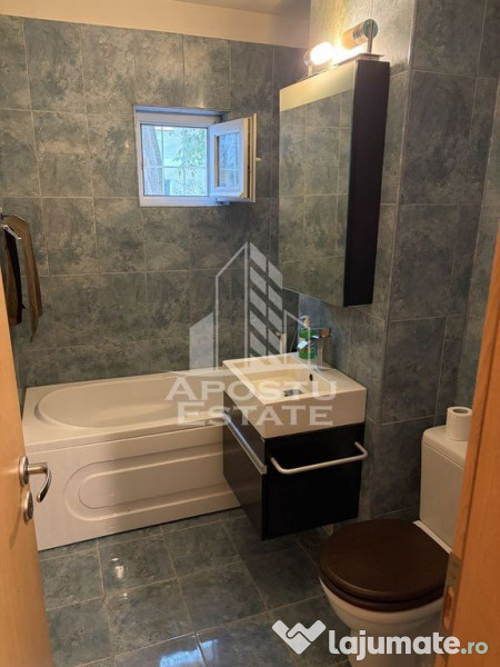 Apartament cu 3 camere, decomandat,2 bai, renovat,central... 