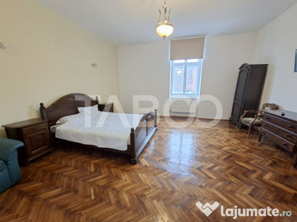 Apartament de inchiriat 3 camere in centrul vechi al orasulu 