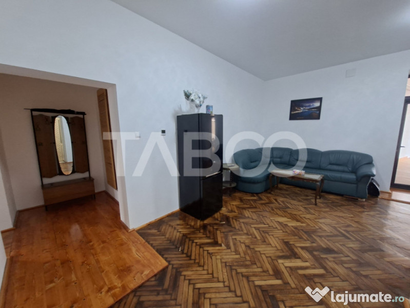 Apartament de inchiriat 3 camere in centrul vechi al orasulu 