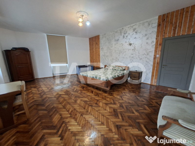 Apartament de inchiriat 3 camere in centrul vechi al orasulu 