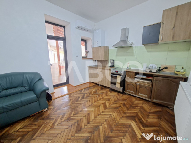 Apartament de inchiriat 3 camere in centrul vechi al orasulu 