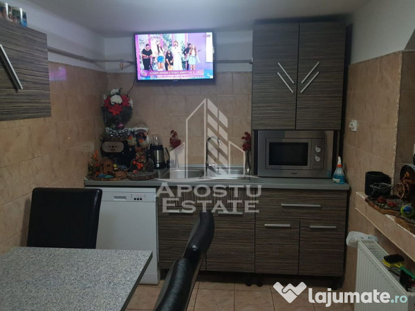 Casa individuala, 4 camere, 2 cai de acces, situata in zo...