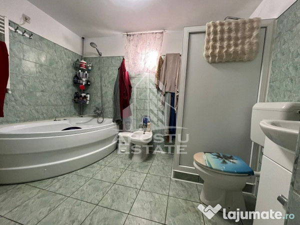 Casa individuala, 4 camere, 2 cai de acces, situata in zo...