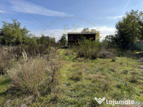 Teren 5216 mp la 2 pasi de autostrada A1 - com. Ratesti 