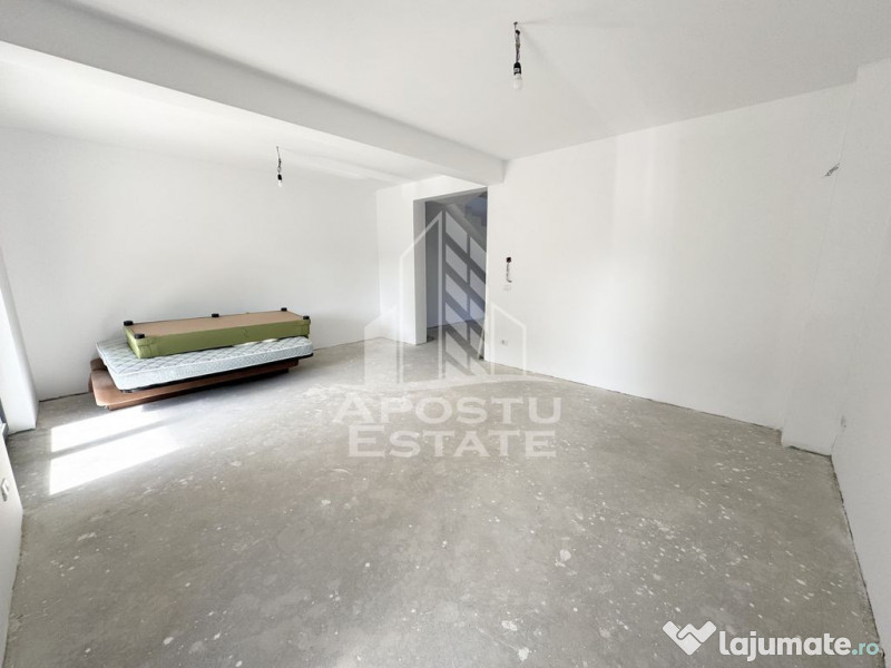 Duplex cu 4 camere, zid dublu, dormitor cu baie si dressi... 