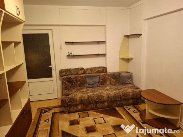 Apartament 3 camere decomandat, et. 3 cu lift, Pacurari 