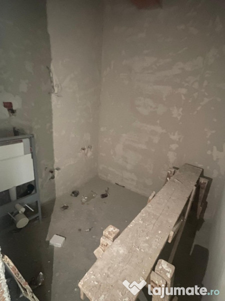 Apartament 2 camere si curte proprie cadastrata, finisaje la alegere 