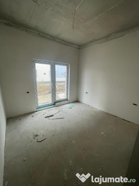 Apartament 2 camere si curte proprie cadastrata, finisaje la alegere 