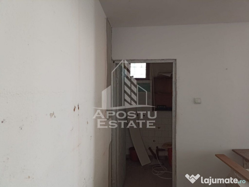 Spatiu Comercial , 90 mp , calea 6 Vanatori
