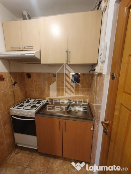Garsoniera de inchiriat zona Lipovei 20mp 