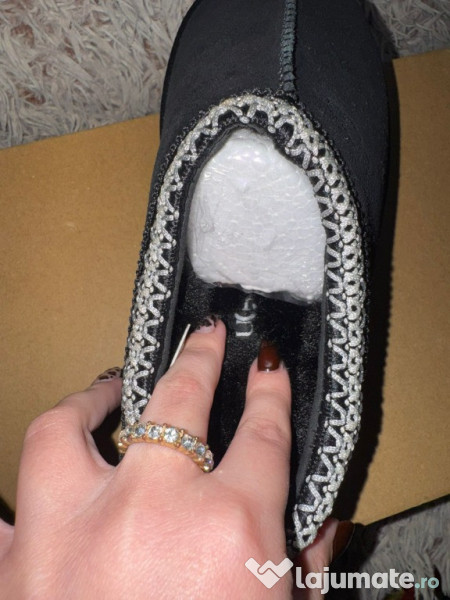 UGG TAZZ negri NOI 