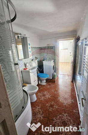 Apartament cu 3 camere de vânzare în zona Central