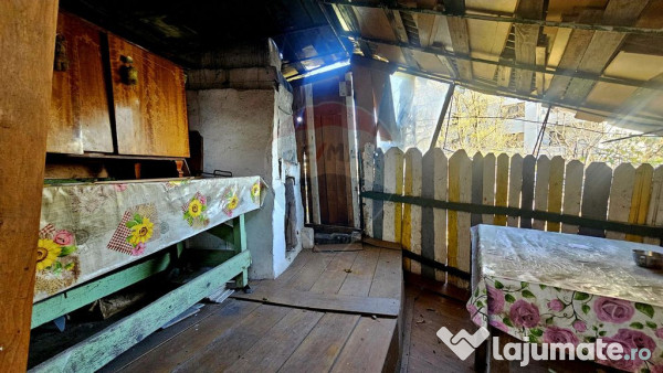 Apartament cu 3 camere de vânzare în zona Central