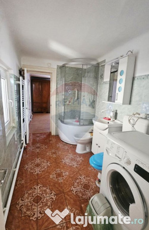 Apartament cu 3 camere de vânzare în zona Central