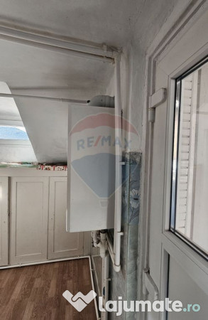 Apartament cu 3 camere de vânzare în zona Central