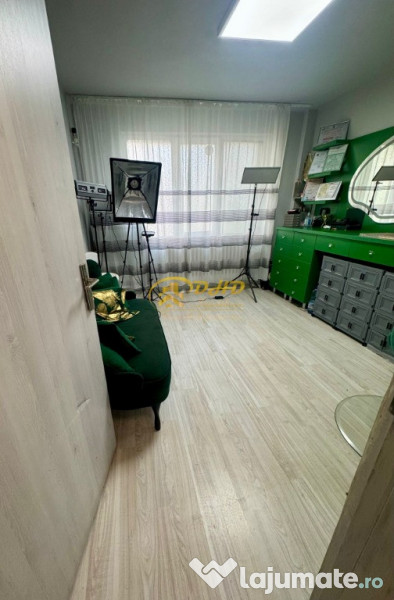 Spațiu comercial - Podu Roș 