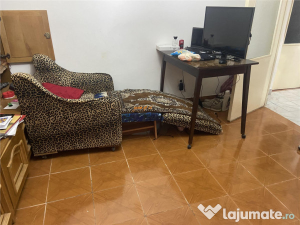 Apartament 3 camere , zona cartier Sud , decomandat, 54 mp