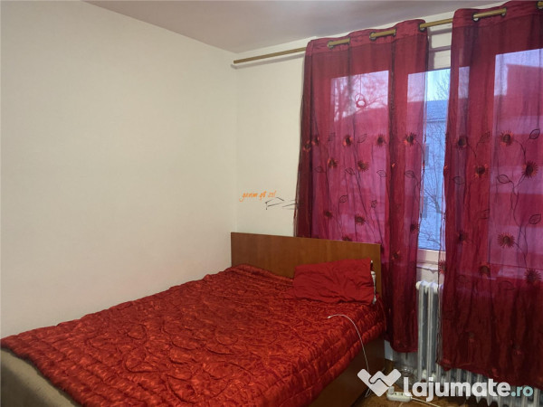 Apartament 3 camere , zona cartier Sud , decomandat, 54 mp