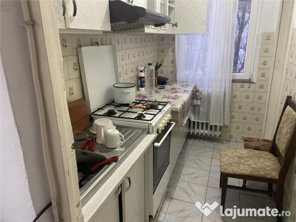 Apartament 3 camere , zona cartier Sud , decomandat, 54 mp