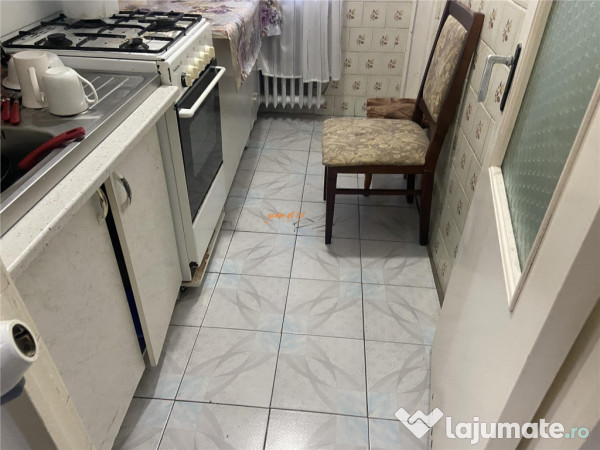 Apartament 3 camere , zona cartier Sud , decomandat, 54 mp