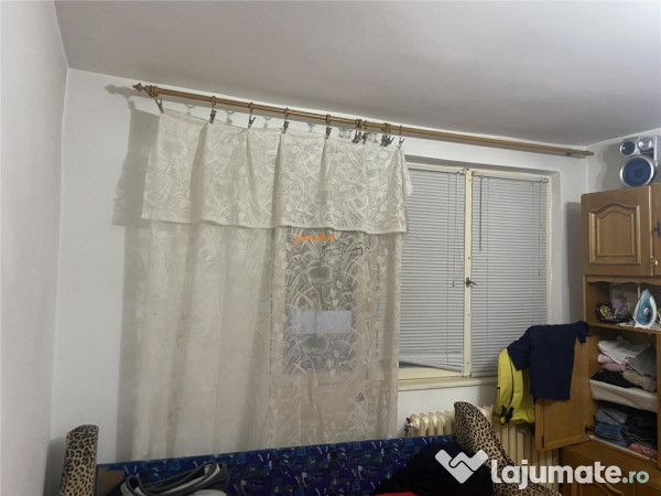Apartament 3 camere , zona cartier Sud , decomandat, 54 mp