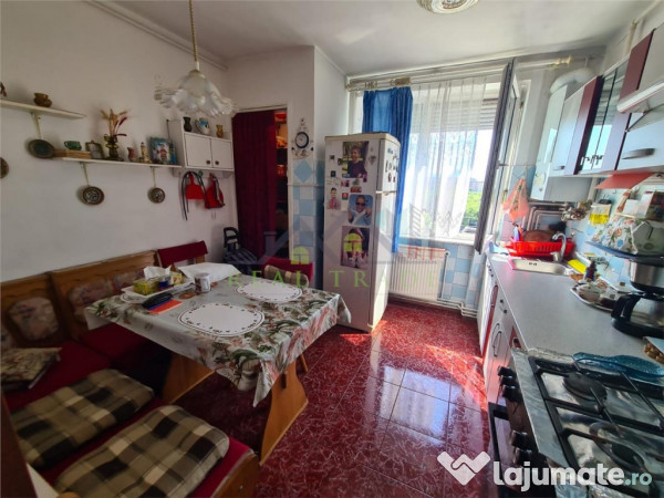 Apartament 3 camere zona Centrul- Civic