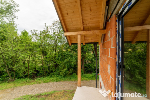 Casa P+1, Babana-Arges cu panouri si apa de izvor 