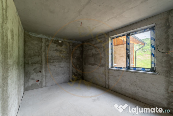 Casa P+1, Babana-Arges cu panouri si apa de izvor 