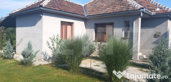 De vânzare casă 99 mp, teren 7,5 ari în Lazuri, Satu Mar