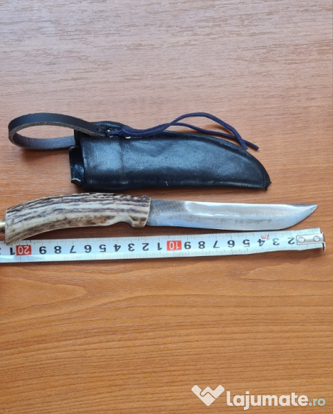 Cuțit hand-made. 