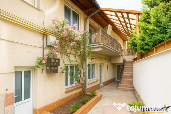 Apartament in vila,3 camere,90 mp utili,acces separat,Brasov