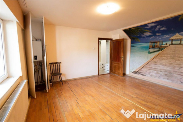 Apartament in vila,3 camere,90 mp utili,acces separat,Brasov