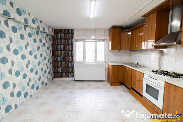 Apartament in vila,3 camere,90 mp utili,acces separat,Brasov