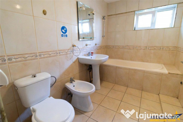 Apartament in vila,3 camere,90 mp utili,acces separat,Brasov