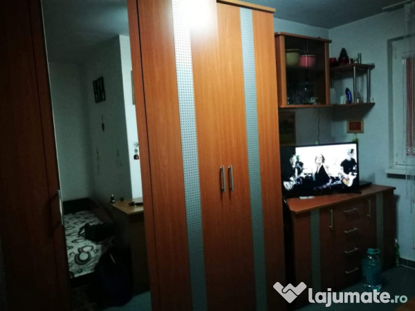 Proprietar. La METROU Costin Georgian, Garsoniera Etaj 2/4 