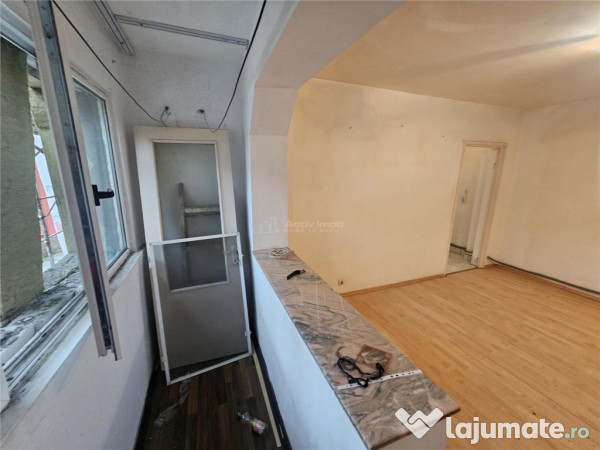 Resita, 2 Cam. Cf. 1, Et. 1, Micro 2